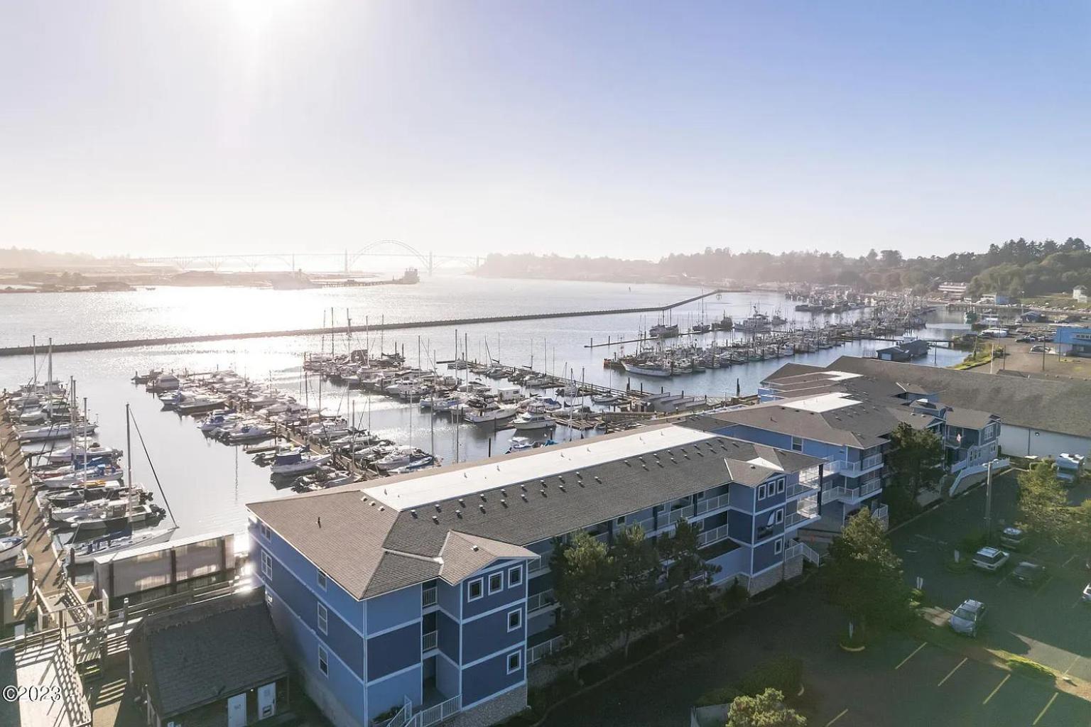 The Landing At Newport Condominium Hotel Екстер'єр фото