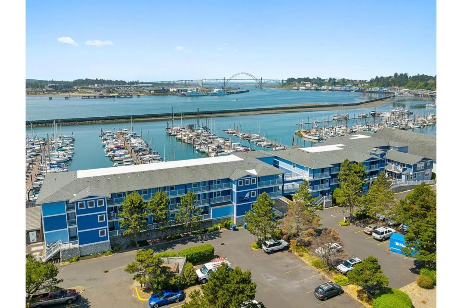 The Landing At Newport Condominium Hotel Екстер'єр фото