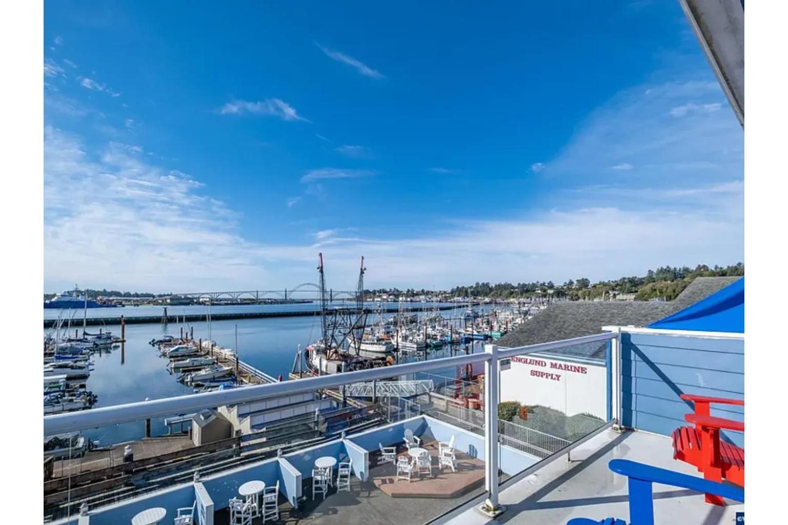 The Landing At Newport Condominium Hotel Екстер'єр фото